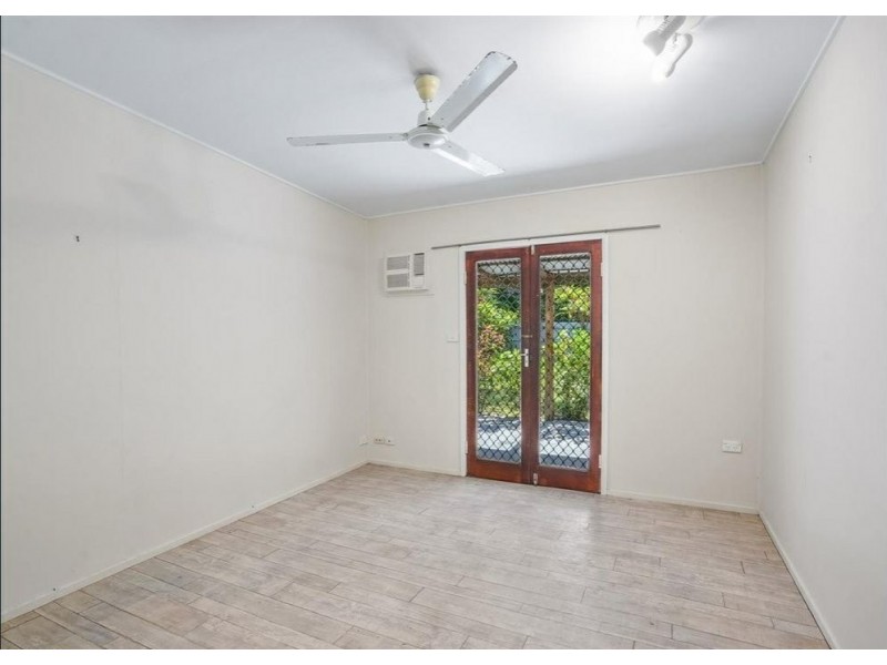 54 Waite Street, Machans Beach QLD 4878