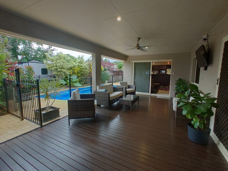 25 St Albans Close, Brinsmead QLD 4870