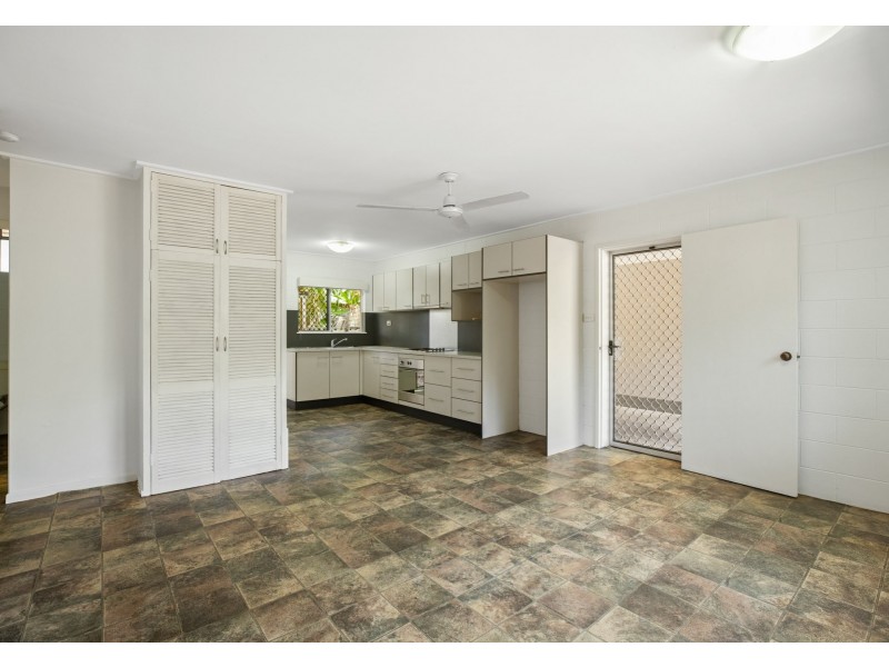 2/98 Reservoir Road, Manoora QLD 4870