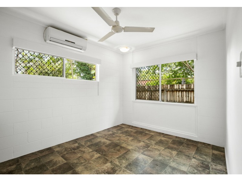 2/98 Reservoir Road, Manoora QLD 4870