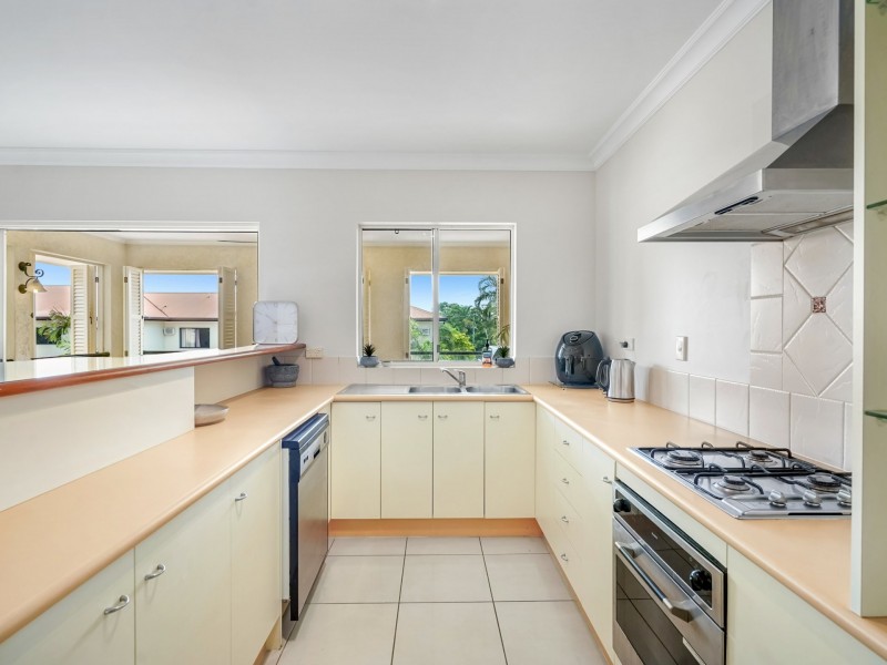 515/2 Greenslopes Street, Cairns North QLD 4870