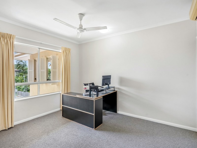 515/2 Greenslopes Street, Cairns North QLD 4870