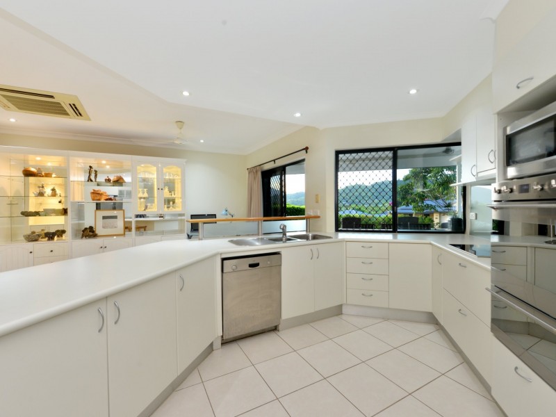 21 Findlay Street, Brinsmead QLD 4870