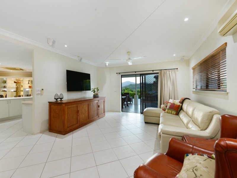 21 Findlay Street, Brinsmead QLD 4870