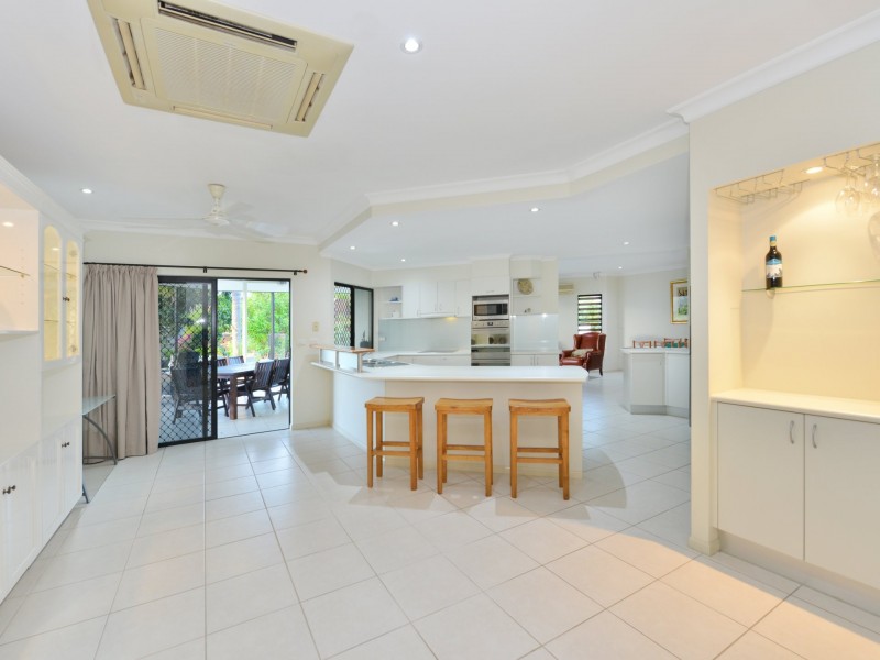 21 Findlay Street, Brinsmead QLD 4870