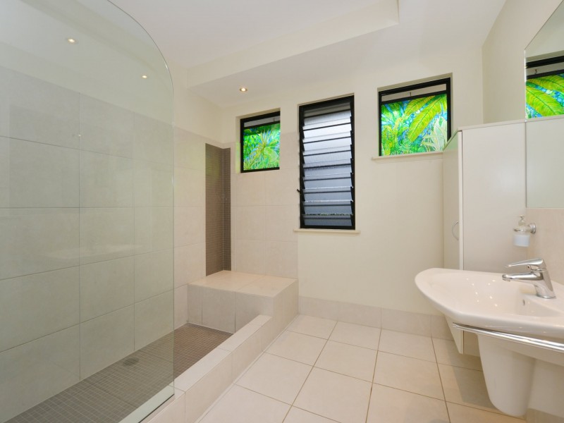 21 Findlay Street, Brinsmead QLD 4870