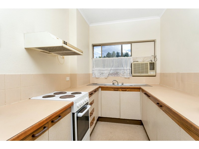 8/21 Poinciana Street, Holloways Beach QLD 4878