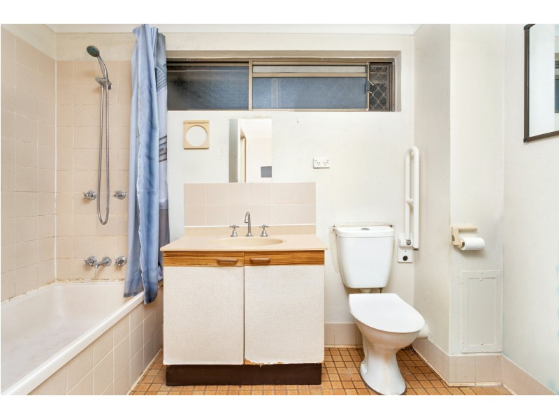 8/21 Poinciana Street, Holloways Beach QLD 4878