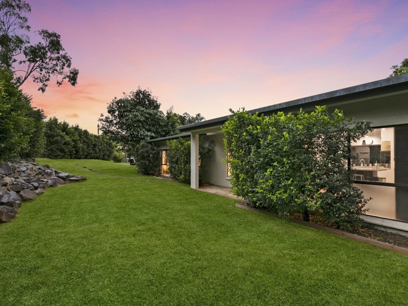 36 Trundle Terrace, Whitfield QLD 4870