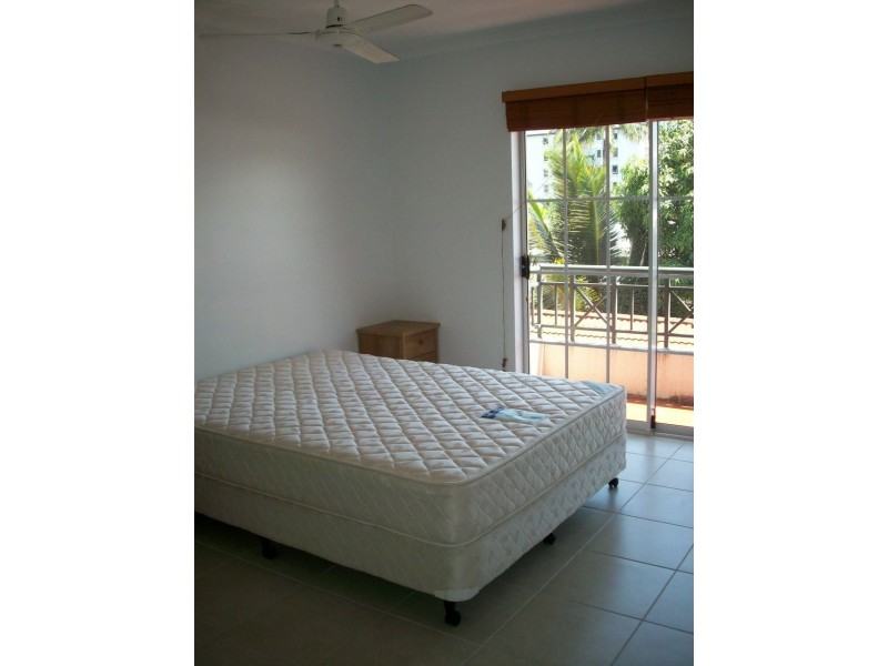 48/327 Lake Street, Cairns North QLD 4870