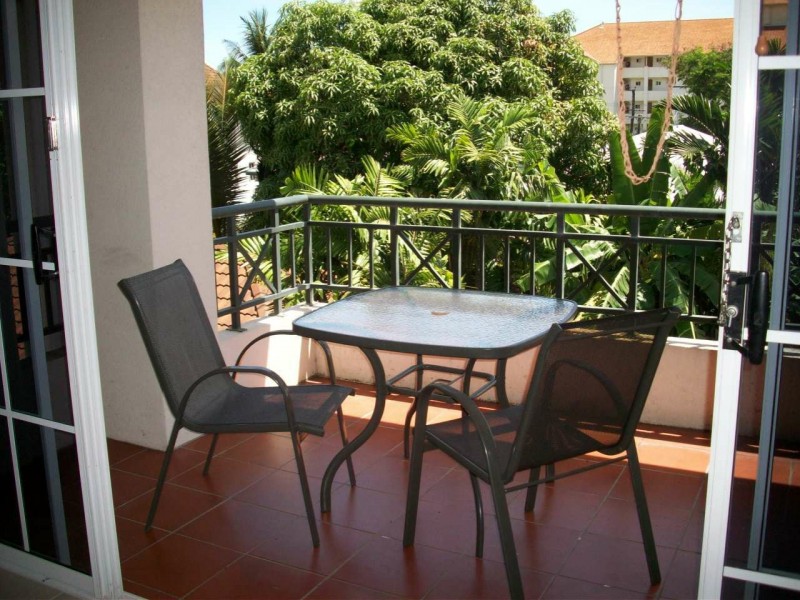 48/327 Lake Street, Cairns North QLD 4870