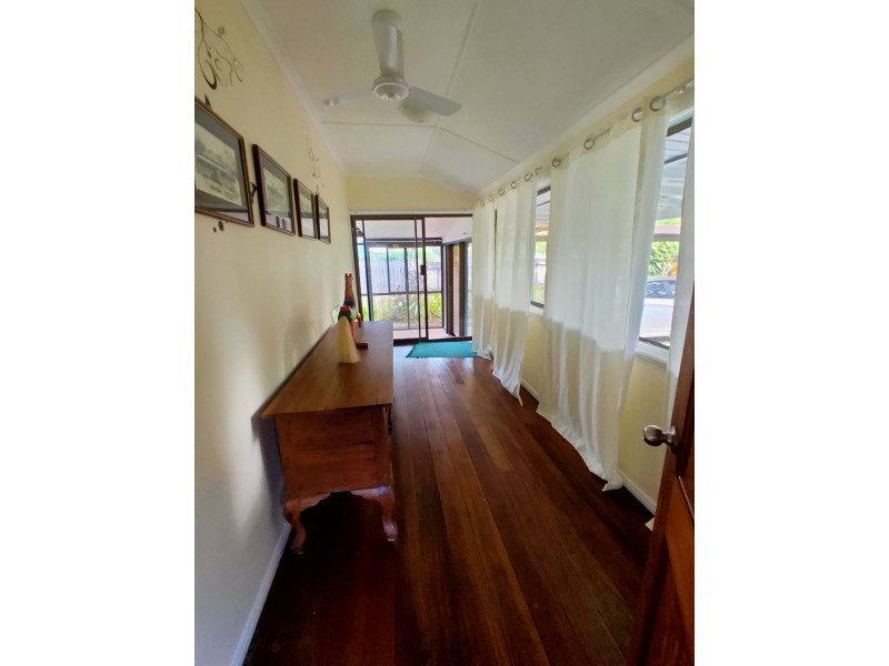 7 David Street, Manunda QLD 4870