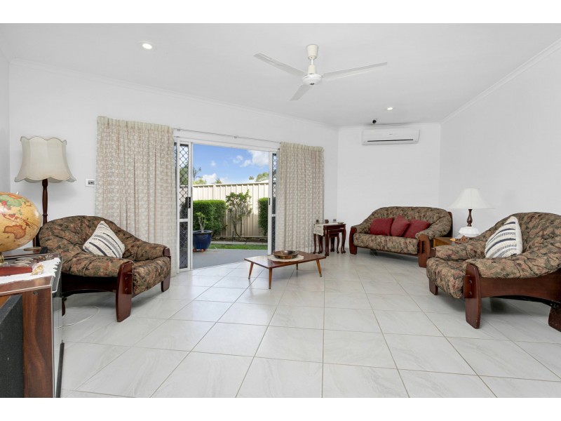 2 Strathmore Court, Mooroobool QLD 4870