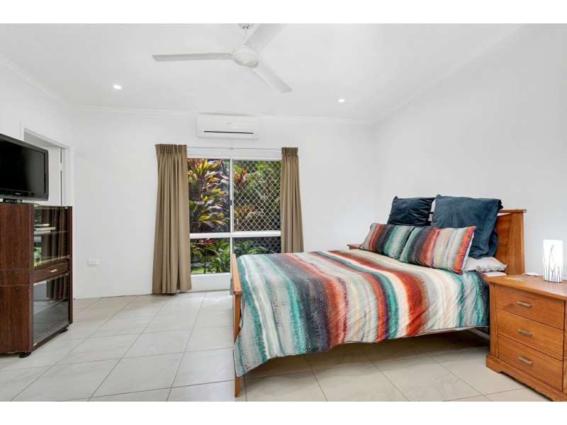 2 Strathmore Court, Mooroobool QLD 4870