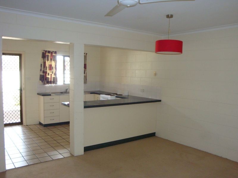 6/64 Pease Street, Manunda QLD 4870