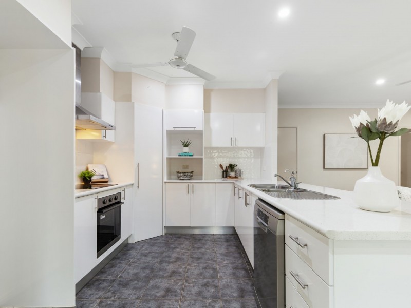 42 Red Ochre Close, Redlynch QLD 4870