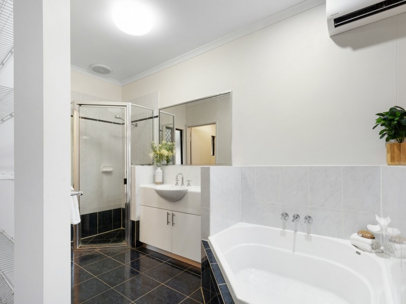 42 Red Ochre Close, Redlynch QLD 4870