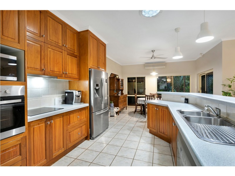 36 Gloucester Street, Whitfield QLD 4870