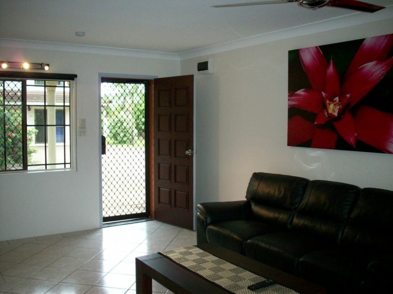 2/352 Sheridan Street, Cairns North QLD 4870