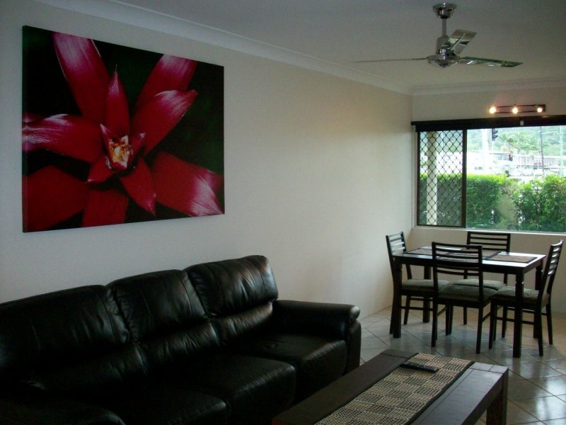 2/352 Sheridan Street, Cairns North QLD 4870