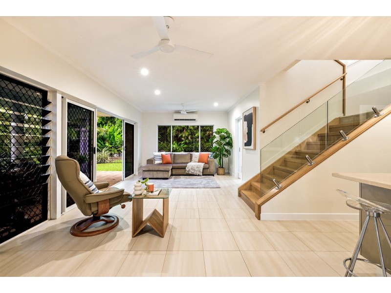 60 Nolan Street, Whitfield QLD 4870