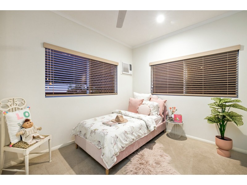 60 Nolan Street, Whitfield QLD 4870