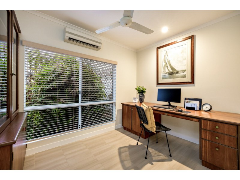 60 Nolan Street, Whitfield QLD 4870