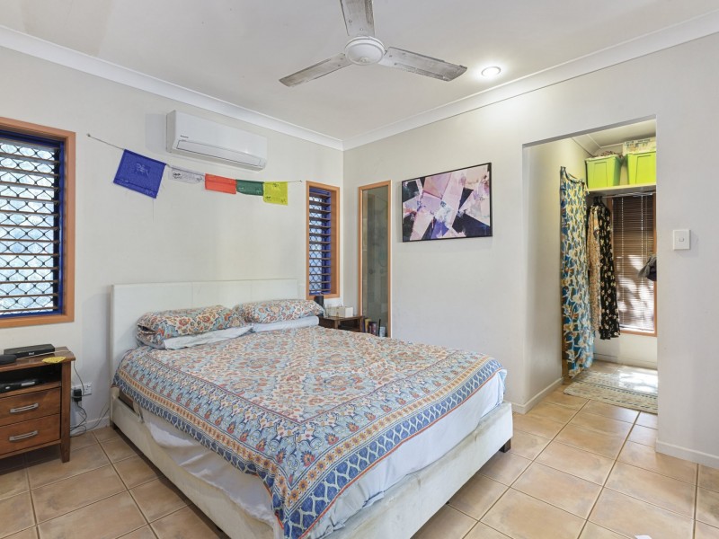 44 Daphne Drive, Redlynch QLD 4870