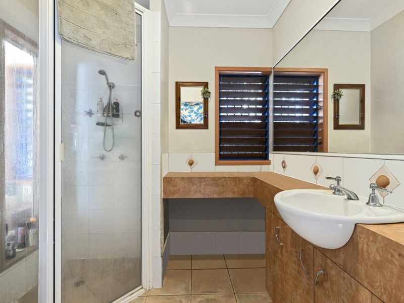 44 Daphne Drive, Redlynch QLD 4870