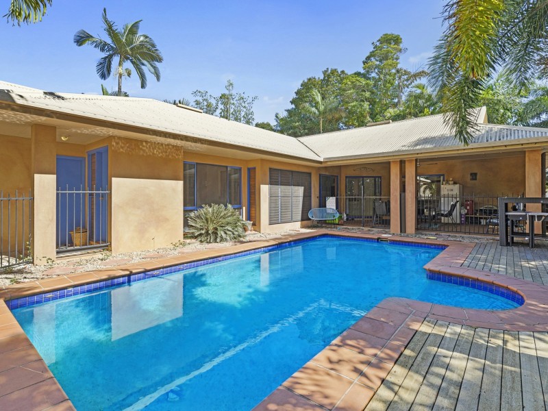 44 Daphne Drive, Redlynch QLD 4870