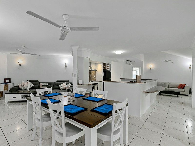 513/2 Greenslopes Street, Cairns North QLD 4870