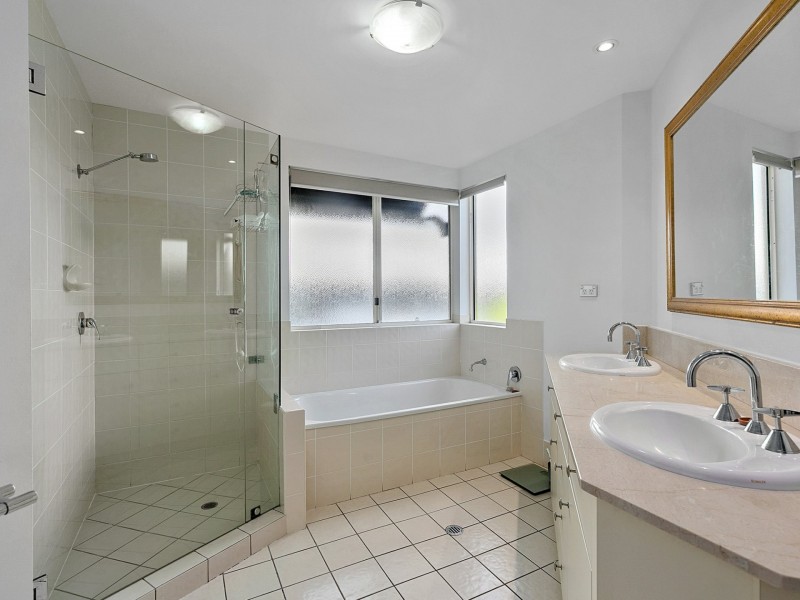 513/2 Greenslopes Street, Cairns North QLD 4870