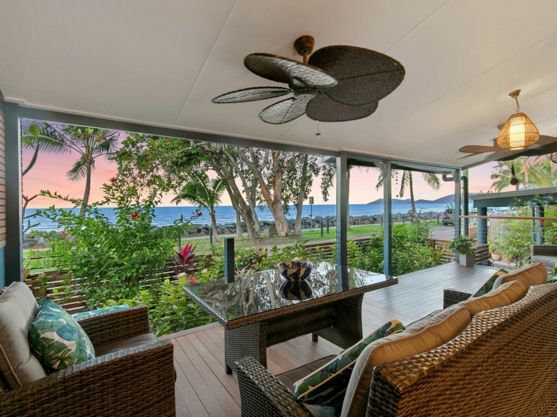 145 O’Shea Esplanade, Machans Beach QLD 4878