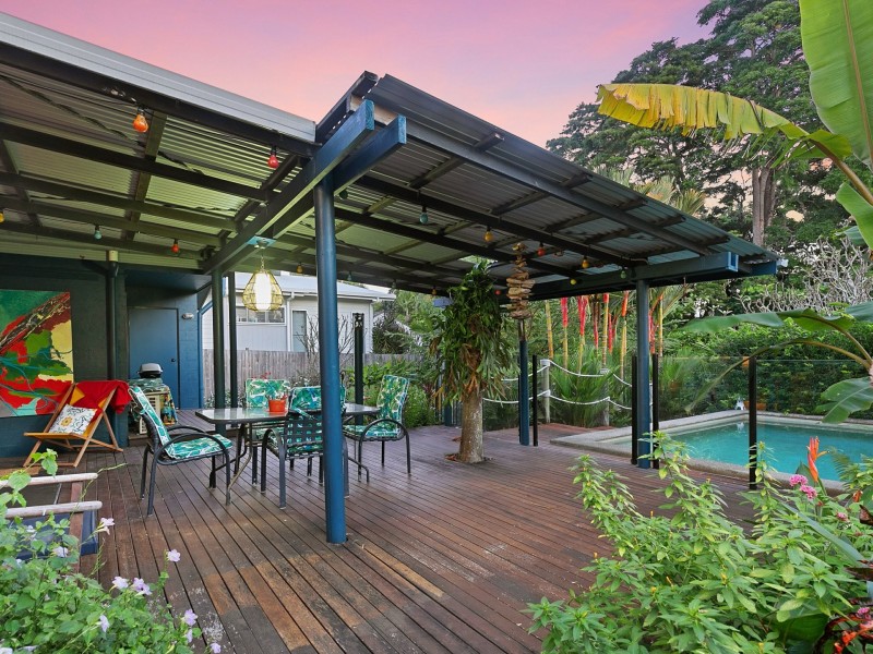 145 O’Shea Esplanade, Machans Beach QLD 4878