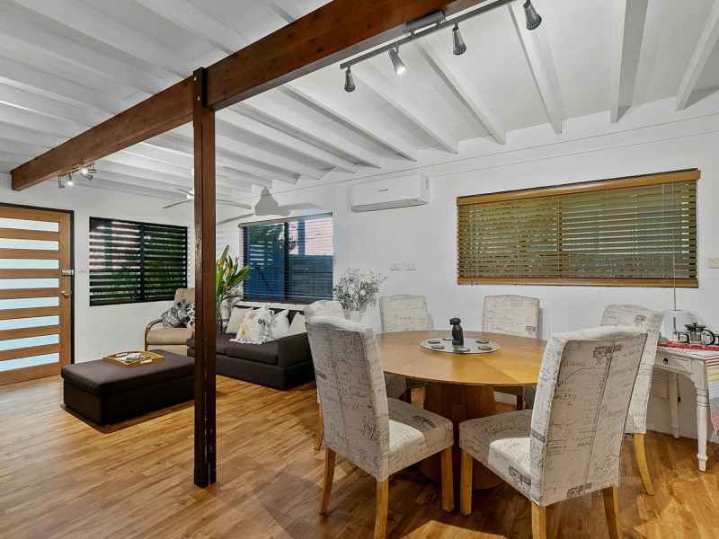 145 O’Shea Esplanade, Machans Beach QLD 4878