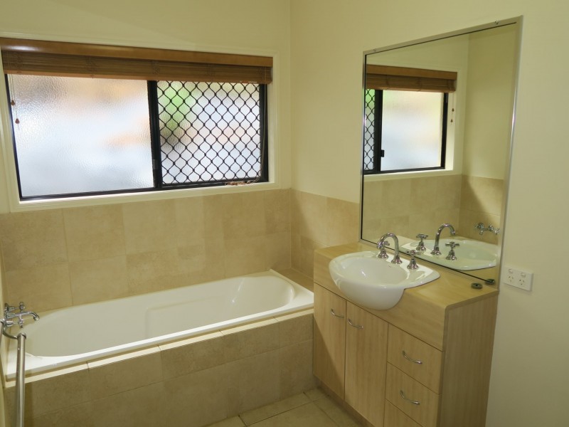 5 Findlay Street, Brinsmead QLD 4870