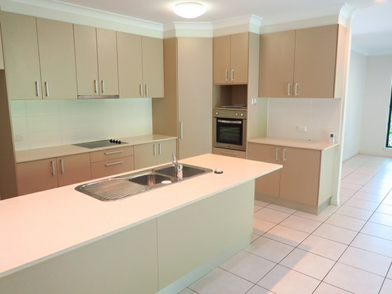 5 Dwyer Place, Redlynch QLD 4870