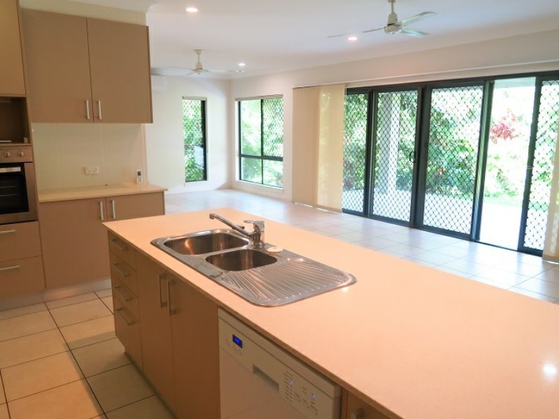 5 Dwyer Place, Redlynch QLD 4870