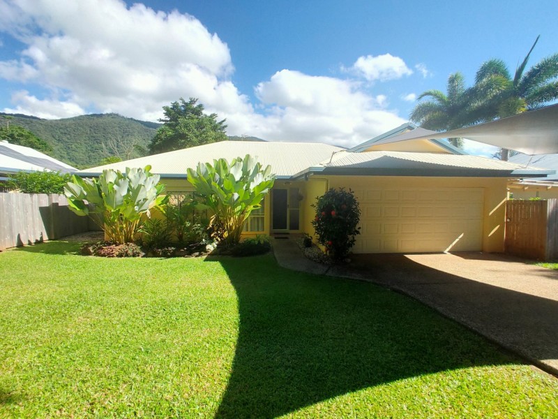 6 Amos Close, Redlynch QLD 4870