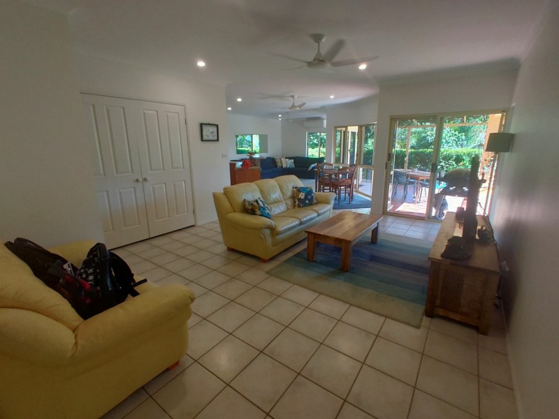 6 Amos Close, Redlynch QLD 4870
