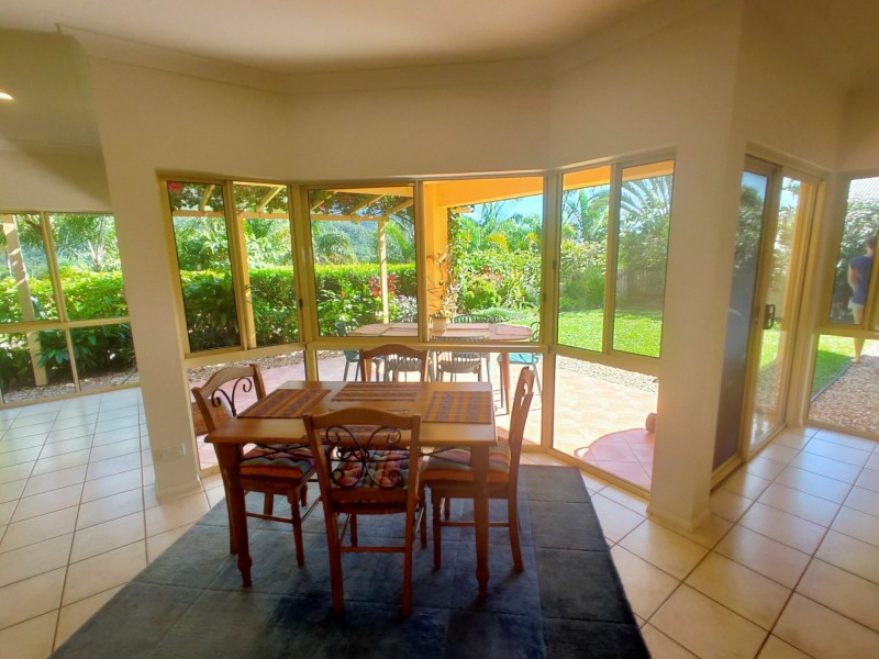 6 Amos Close, Redlynch QLD 4870
