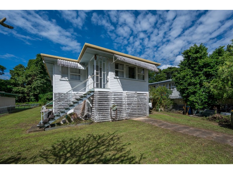 200 Pease Street, Manoora QLD 4870