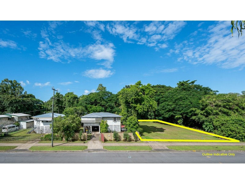 196 Pease Street, Manoora QLD 4870