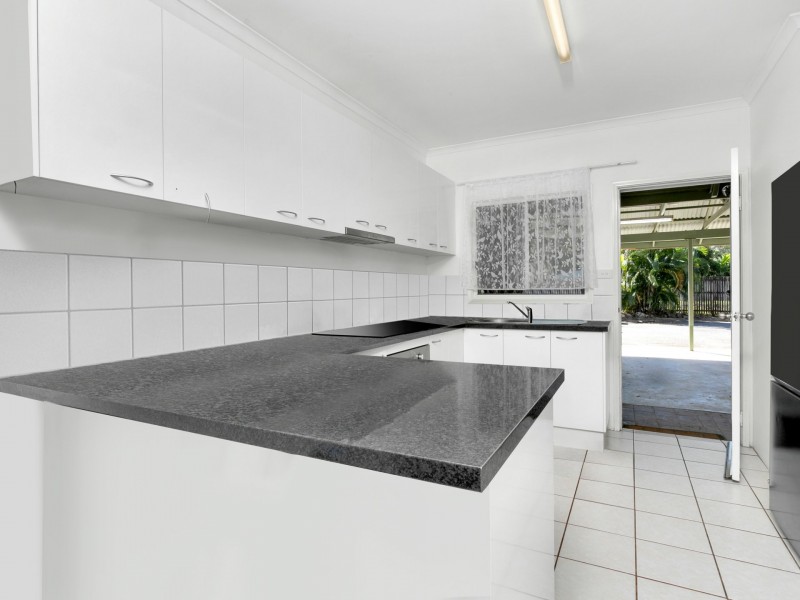 2/14 Springfield Crescent, Manoora QLD 4870