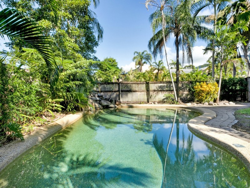 2/14 Springfield Crescent, Manoora QLD 4870