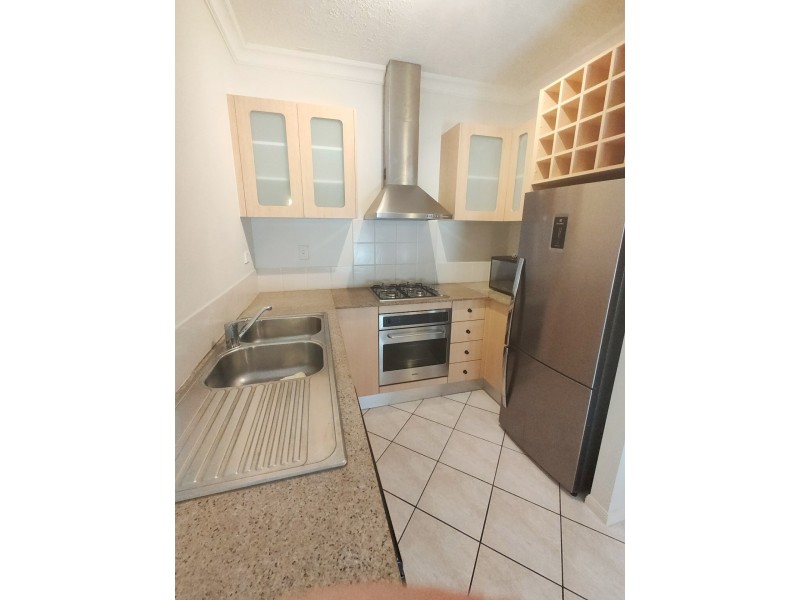 1212/2 Greenslopes Street, Cairns North QLD 4870