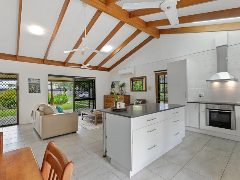 17 Conch Close, Trinity Beach QLD 4879