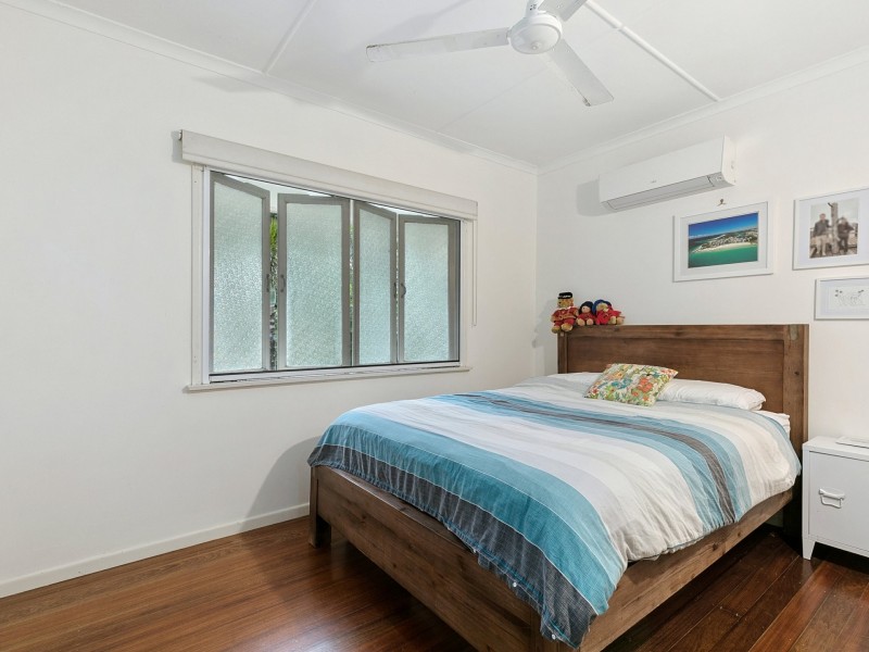 16 Avon Street, Stratford QLD 4870