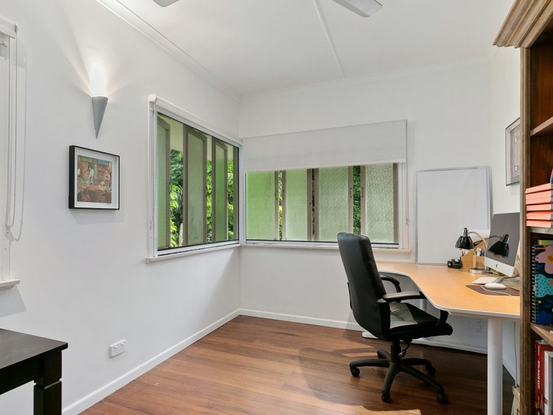 16 Avon Street, Stratford QLD 4870