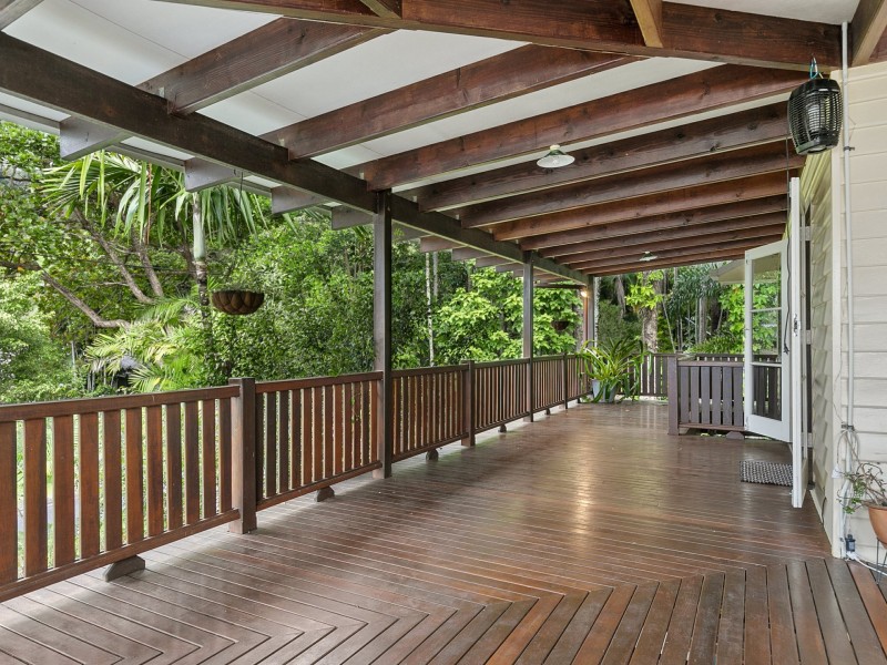 16 Avon Street, Stratford QLD 4870